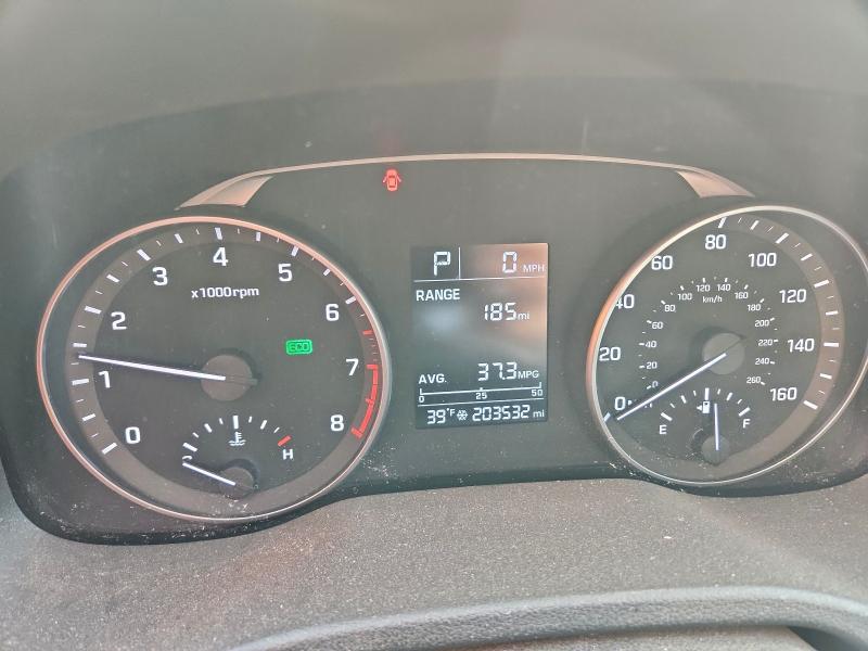 Photo 9 from auction – 2017 HYUNDAI ELANTRA with VIN 5NPD74LF6HH152335