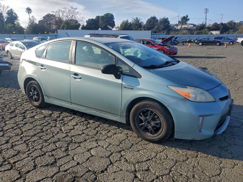 Photo 4 from auction – 2013 TOYOTA PRIUS with VIN JTDKN3DU1D1709996