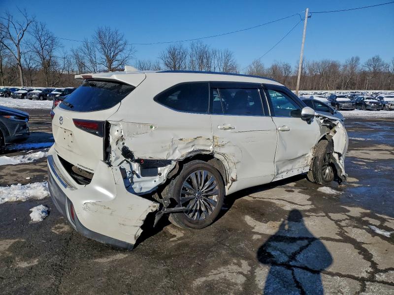 Photo 3 from auction – 2020 TOYOTA HIGHLANDER with VIN 5TDFZRBHXLS024766