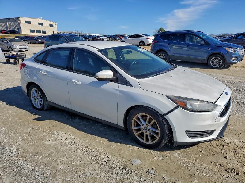 Photo 4 from auction – 2015 FORD FOCUS SE with VIN 1FADP3F29FL233668