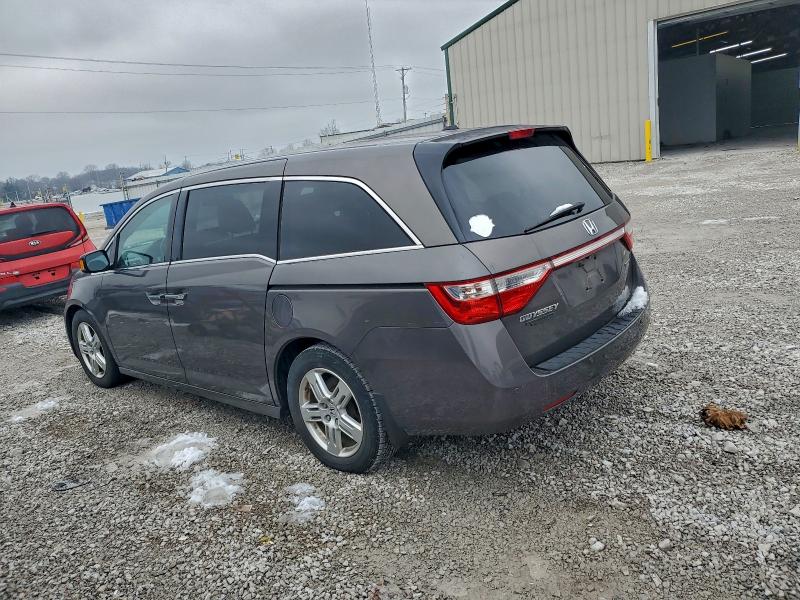 Photo 2 from auction – 2011 HONDA ODYSSEY TO with VIN 5FNRL5H93BB047574