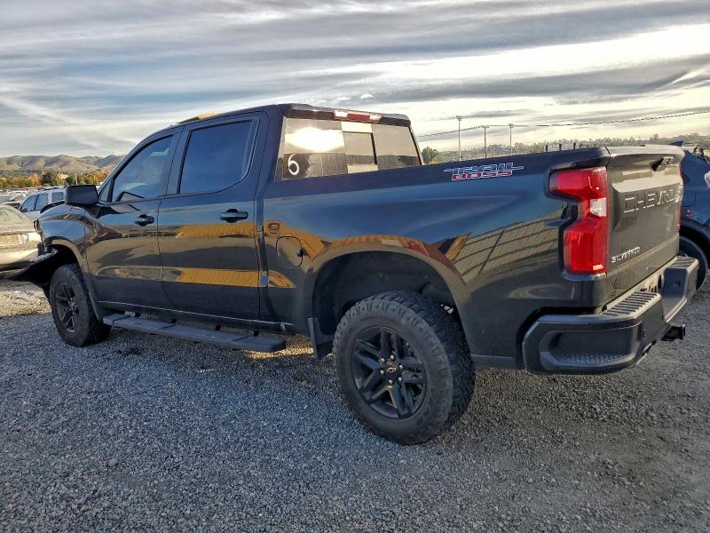 Photo 2 from auction – 2021 CHEVROLET SILVERADO with VIN 1GCPYFED3MZ333428
