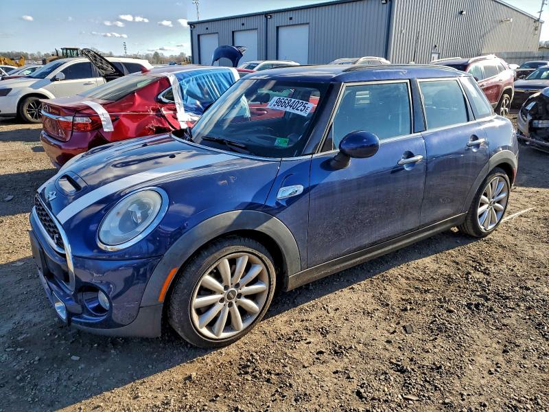 MINI COOPER 2015 with VIN WMWXU3C52F2B59353 - Photo from auction