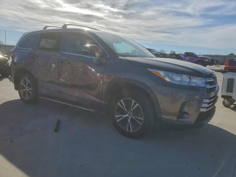 Photo 4 from auction – 2019 TOYOTA HIGHLANDER with VIN 5TDBZRFH6KS923454
