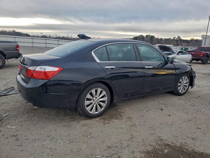 Photo 3 from auction – 2015 HONDA ACCORD EXL with VIN 1HGCR2F89FA147708
