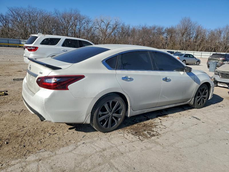 Photo 3 from auction – 2017 NISSAN ALTIMA 2.5 with VIN 1N4AL3AP3HC472878