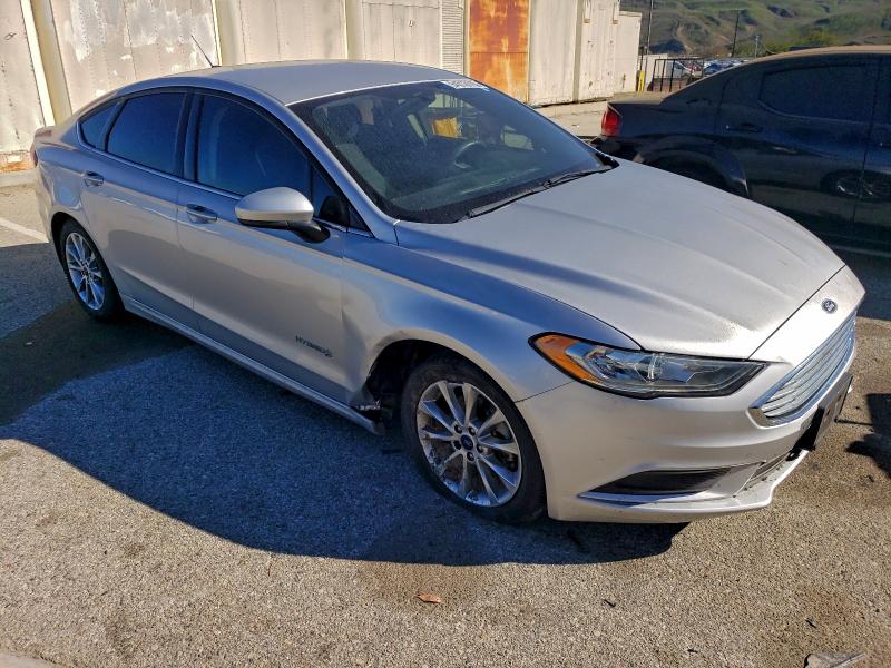 Photo 4 from auction – 2017 FORD FUSION with VIN 3FA6P0LU6HR313513