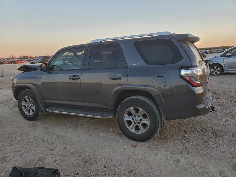 Photo 2 from auction – 2016 TOYOTA 4RUNNER SR with VIN JTEZU5JR4G5137277