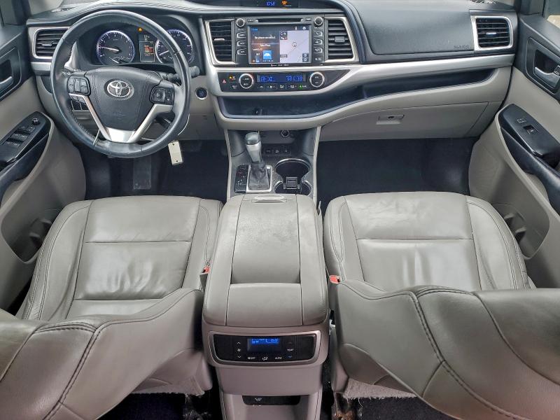 Photo 8 from auction – 2016 TOYOTA HIGHLANDER with VIN 5TDJKRFH5GS322138