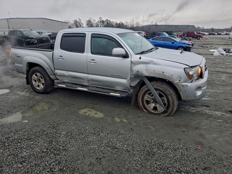 Photo 4 from auction – 2011 TOYOTA TACOMA DOU with VIN 3TMLU4EN6BM073743