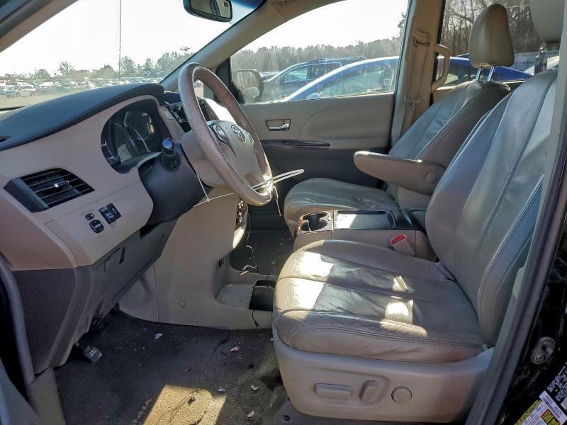 Photo 7 from auction – 2011 TOYOTA SIENNA XLE with VIN 5TDYK3DC4BS108575