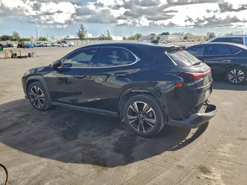 Photo 2 from auction – 2020 LEXUS UX 200 with VIN JTHX3JBH7L2022258