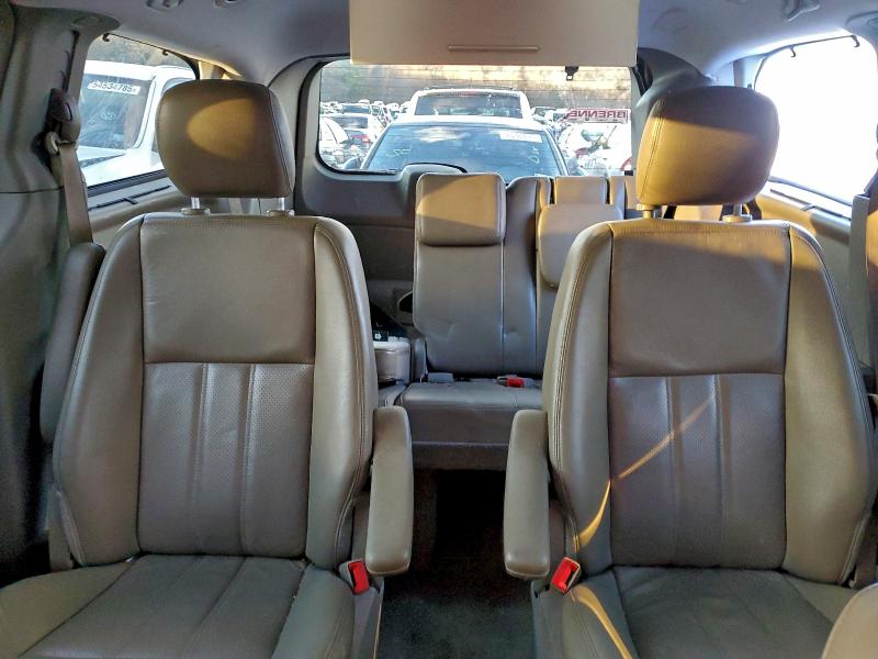 Photo 10 from auction – 2015 CHRYSLER TOWN & COU with VIN 2C4RC1CG1FR540050