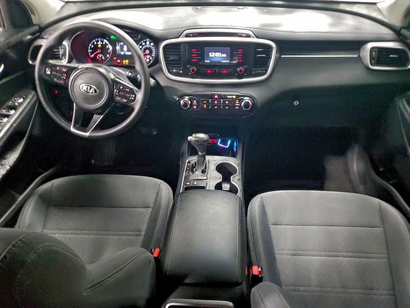 Photo 8 from auction – 2017 KIA SORENTO LX with VIN 5XYPGDA3XHG298282