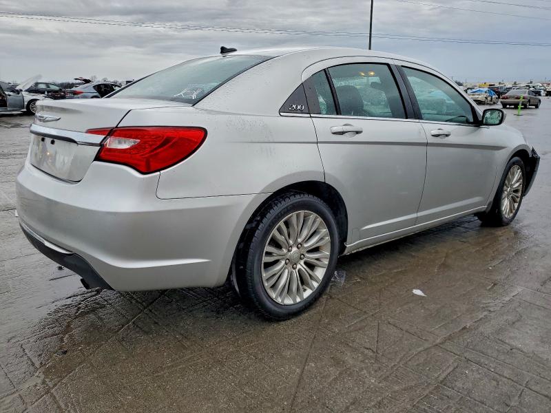 Photo 3 from auction – 2012 CHRYSLER 200 LX with VIN 1C3CCBAB3CN257083