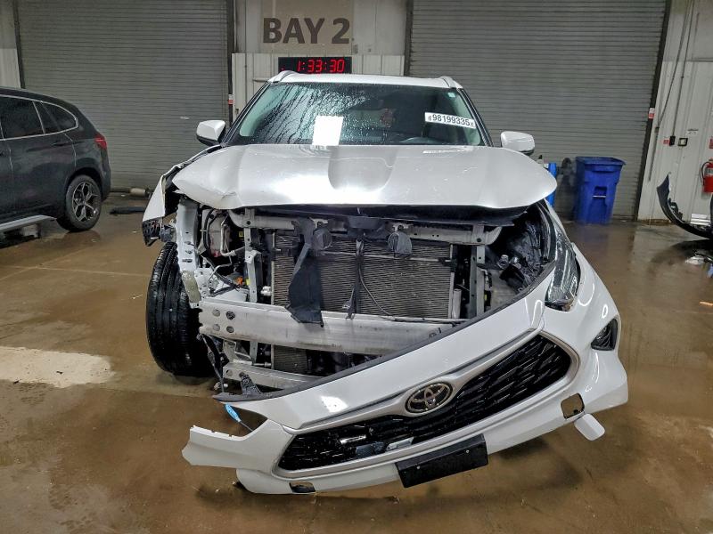 Photo 5 from auction – 2022 TOYOTA HIGHLANDER with VIN 5TDGZRBH3NS254222