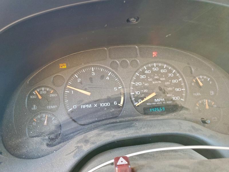 Photo 9 from auction – 2002 CHEVROLET BLAZER with VIN 1GNCT18W12K200063