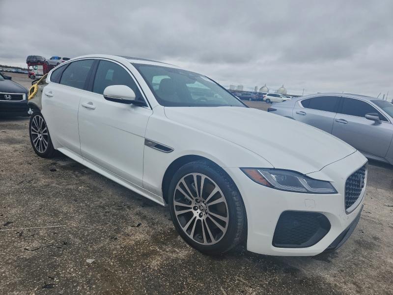 Photo 4 from auction – 2024 JAGUAR XF with VIN SAJB64FX4RCY96044