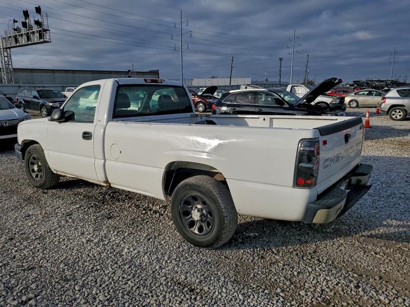 Photo 2 from auction – 2005 CHEVROLET SILVERADO with VIN 1GCEC14X15Z357832
