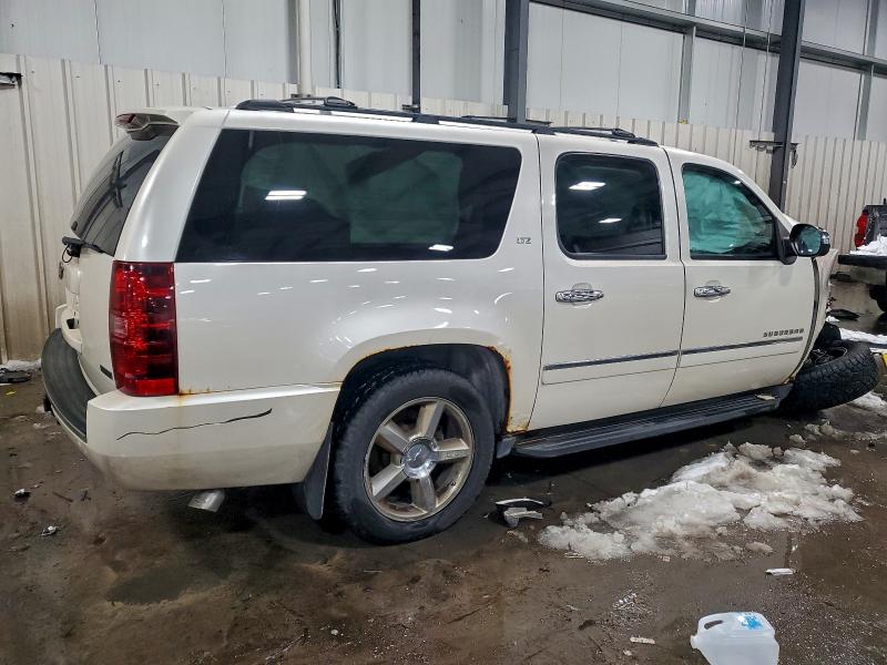 Photo 3 from auction – 2011 CHEVROLET SUBURBAN K with VIN 1GNSKKE36BR393381