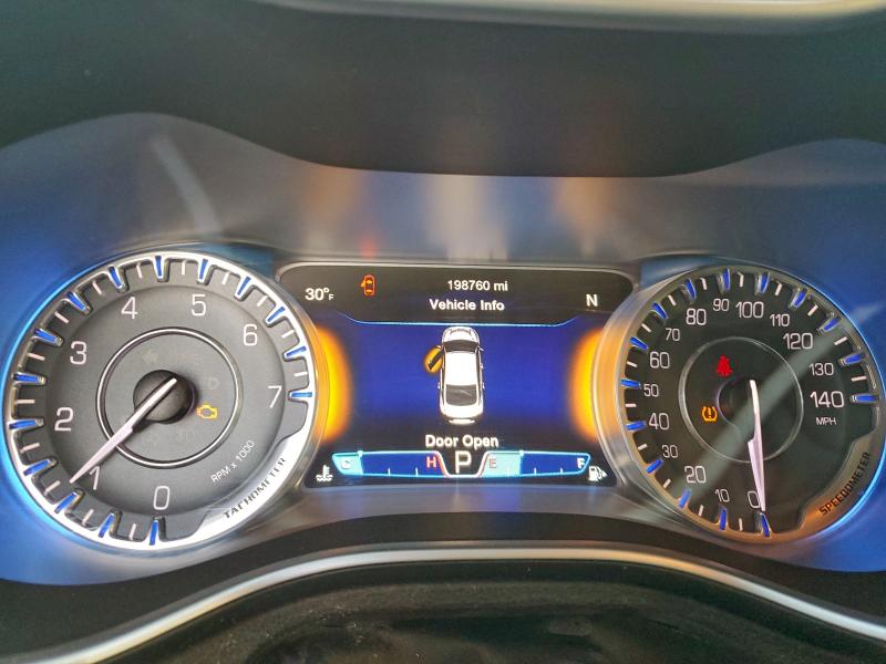 Photo 9 from auction – 2015 CHRYSLER 200 C with VIN 1C3CCCCBXFN539423