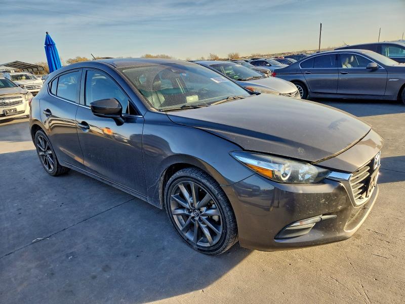 Photo 4 from auction – 2018 MAZDA 3 TOURING with VIN 3MZBN1L3XJM169668