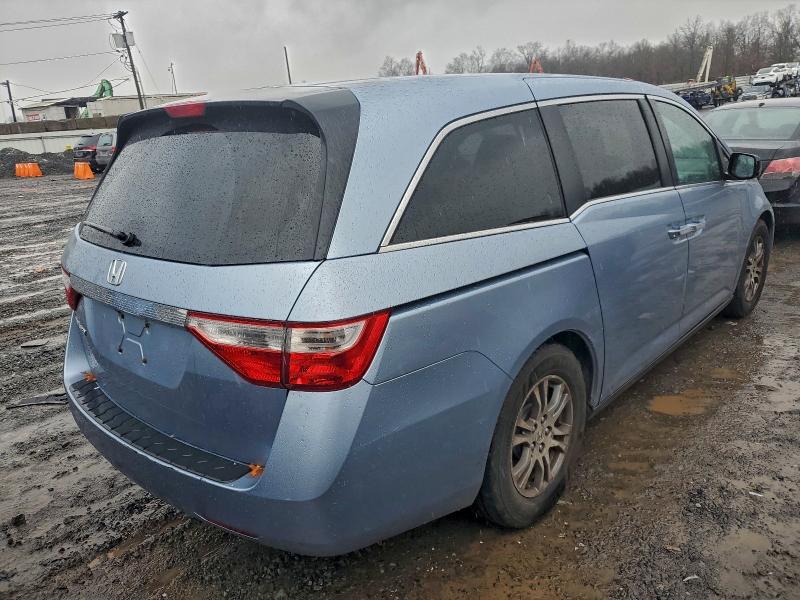 Photo 3 from auction – 2013 HONDA ODDESEY with VIN 5FNRL5H40DB051525