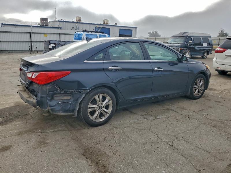 Photo 3 from auction – 2011 HYUNDAI SONATA SE with VIN 5NPEC4AC4BH101562