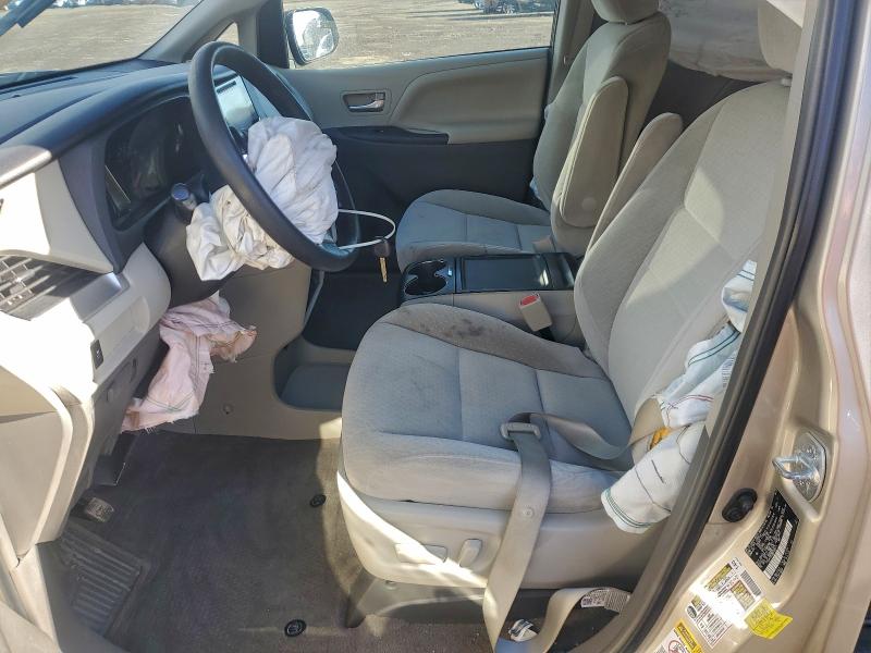 Photo 7 from auction – 2015 TOYOTA SIENNA LE with VIN 5TDJK3DC9FS106571