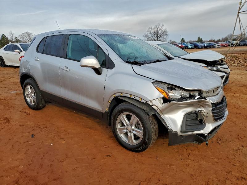 Photo 4 from auction – 2020 CHEVROLET TRAX LS with VIN KL7CJNSB3LB031920