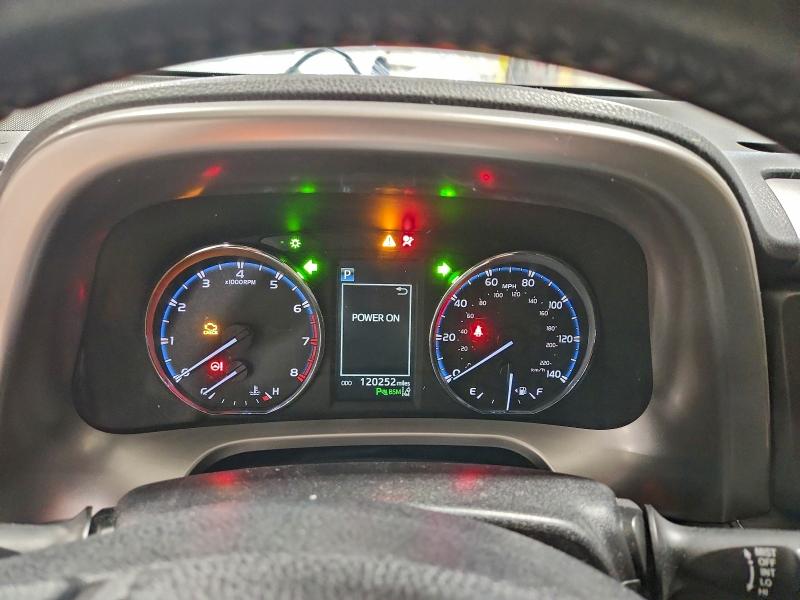 Photo 9 from auction – 2017 TOYOTA RAV4 LIMIT with VIN JTMDFREVXHJ705113