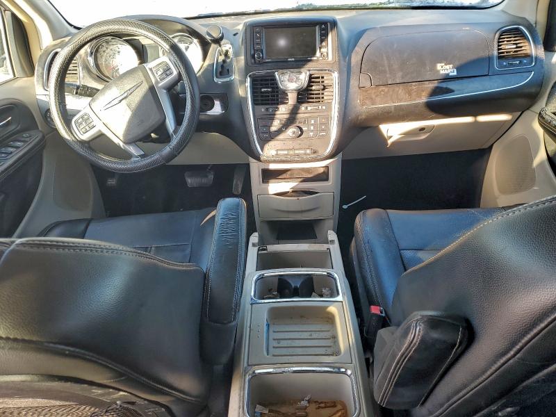 Photo 8 from auction – 2012 CHRYSLER TOWN & COU with VIN 2C4RC1BG6CR286638