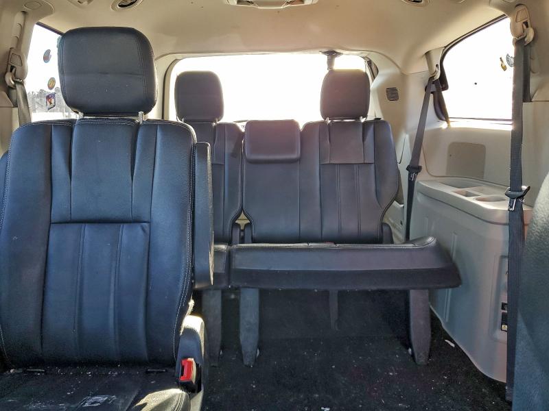 Photo 10 from auction – 2016 CHRYSLER TOWN & COU with VIN 2C4RC1BG3GR185630