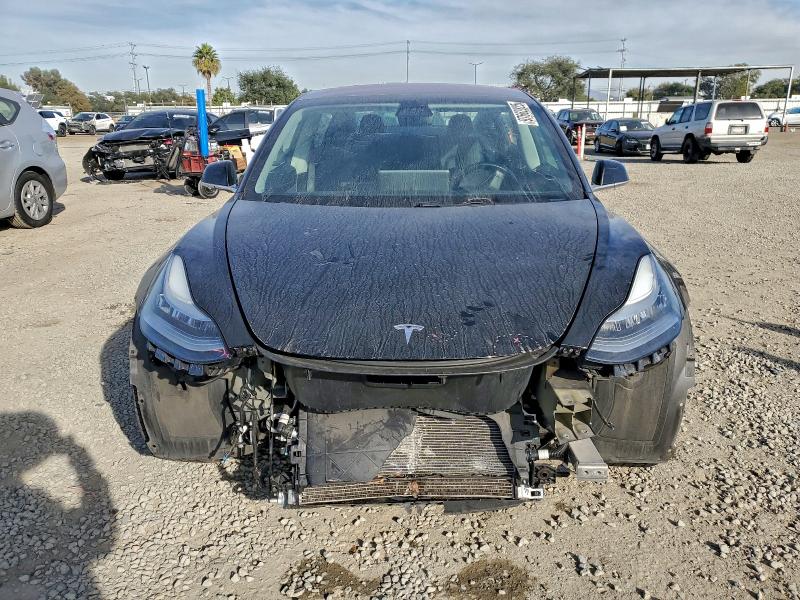Photo 5 from auction – 2018 TESLA MODEL 3 with VIN 5YJ3E1EA8JF173337