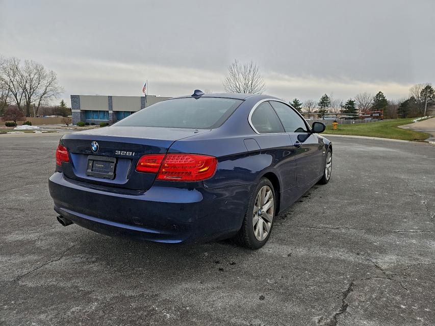 Photo 4 from auction – 2011 BMW 328 XI with VIN WBAKF3C53BE567533