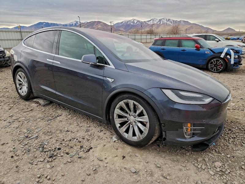 Photo 4 from auction – 2016 TESLA MODEL X with VIN 5YJXCAE25GF005390
