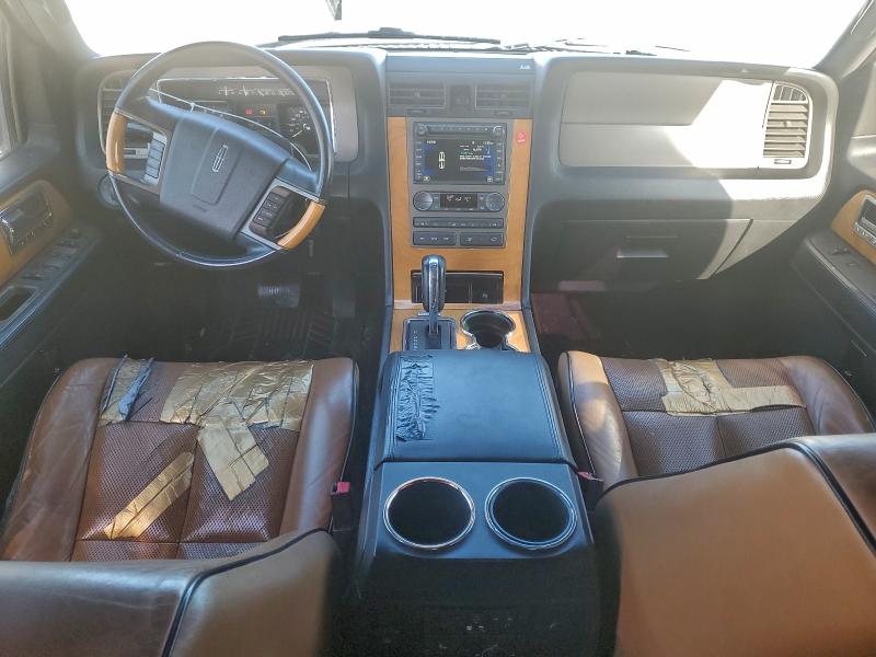 Photo 8 from auction – 2012 LINCOLN NAVIGATOR with VIN 5LMJJ2H51CEL05262