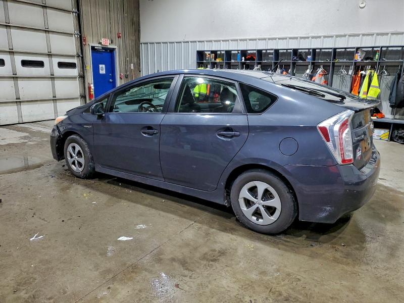 Photo 2 from auction – 2013 TOYOTA PRIUS with VIN JTDKN3DU3D5556725