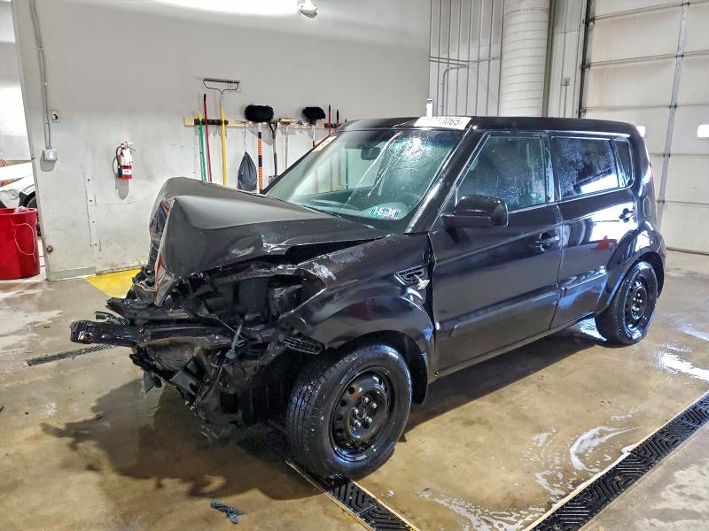 KIA SOUL 2013 with VIN KNDJT2A56D7518600 - Photo from auction