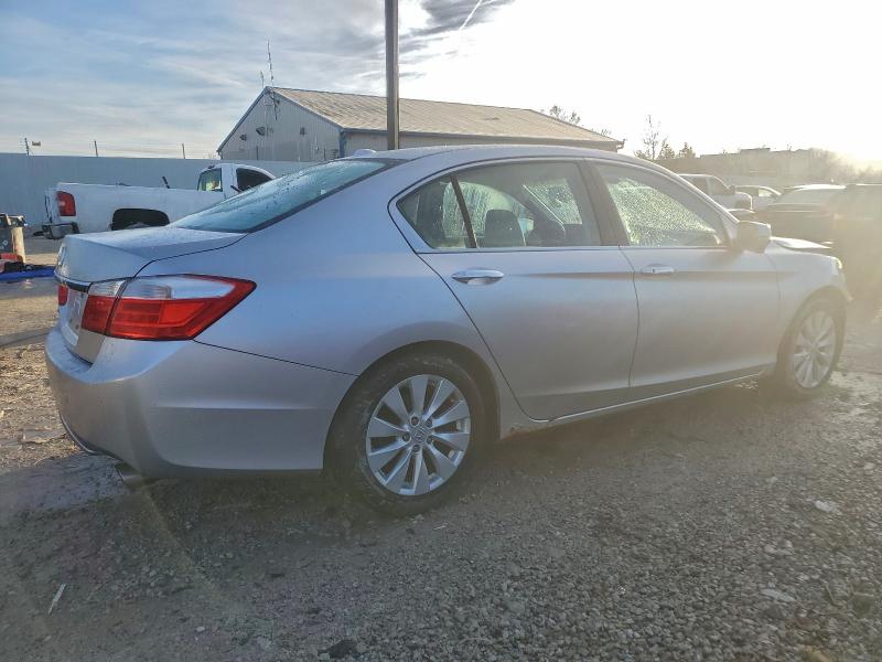 Photo 3 from auction – 2014 HONDA ACCORD with VIN 1HGCR2F84EA023053