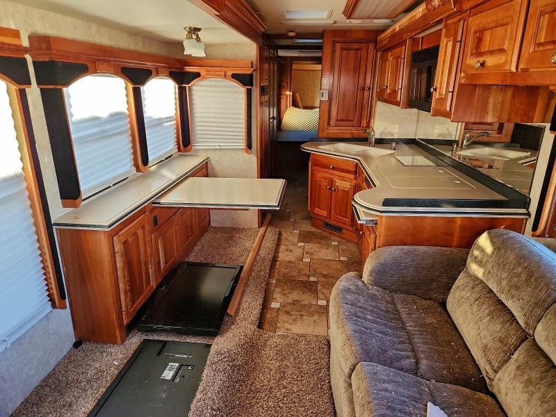 Photo 5 from auction – 2005 MONA TRVLTRLR with VIN 1RF43564452035919