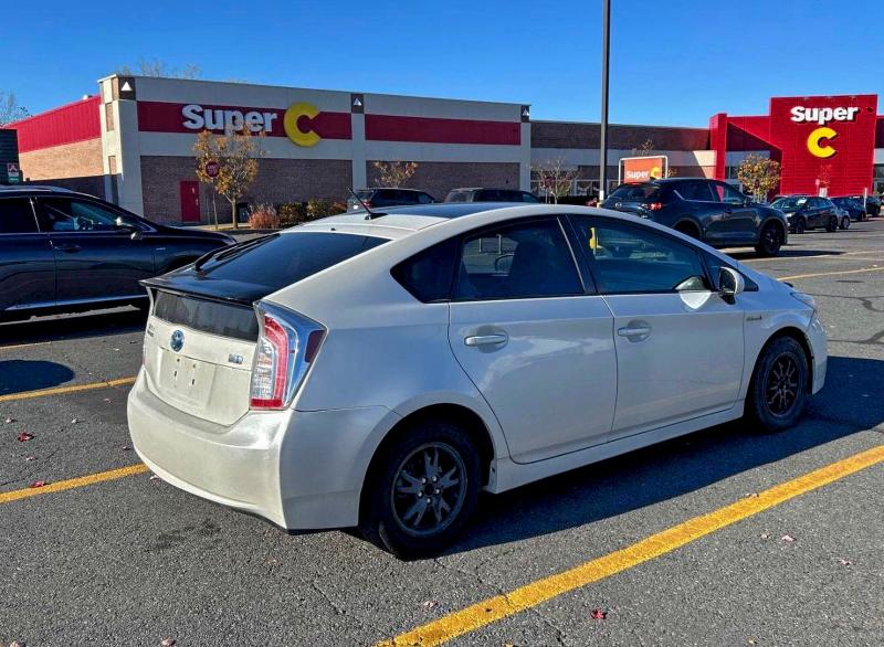 Photo 6 from auction – 2015 TOYOTA PRIUS with VIN JTDKN3DU7F0400879
