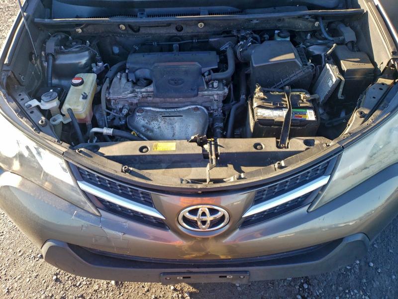 Снимка 12 от търг – 2015 TOYOTA RAV4 LE с VIN JTMBFREV7FD129810