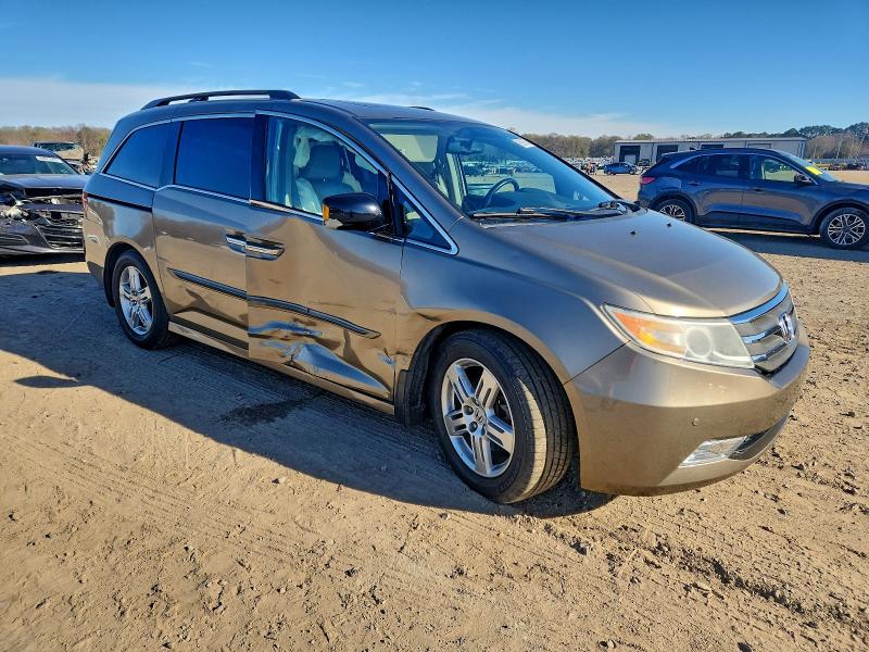 Photo 4 from auction – 2011 HONDA ODYSSEY TO with VIN 5FNRL5H93BB079361