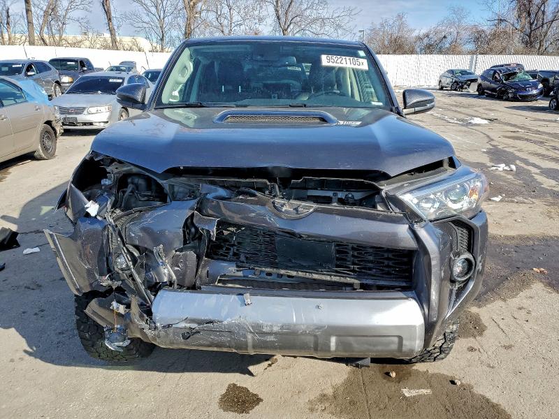 Photo 5 from auction – 2023 TOYOTA 4RUNNER SE with VIN JTERU5JRXP6139867