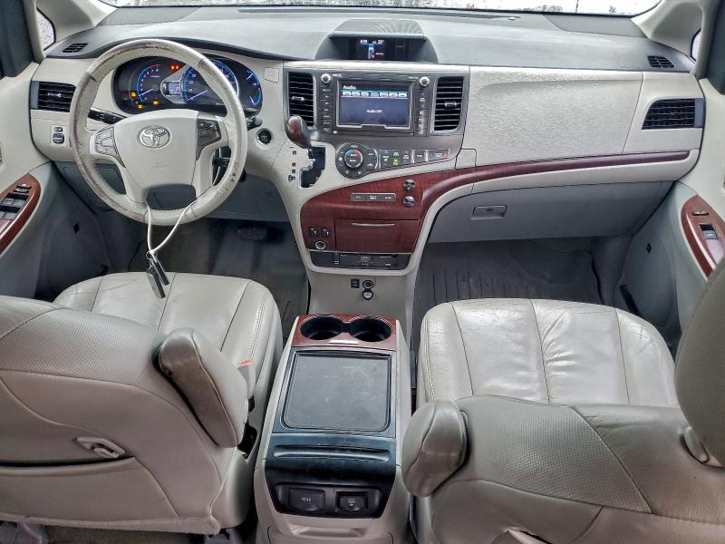 Photo 8 from auction – 2012 TOYOTA SIENNA XLE with VIN 5TDYK3DC9CS176680