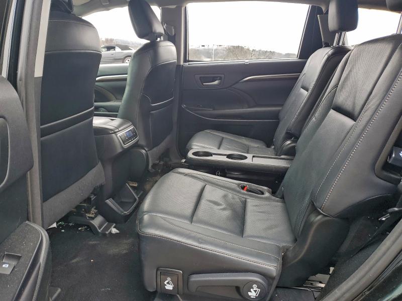 Photo 10 from auction – 2016 TOYOTA HIGHLANDER with VIN 5TDDKRFH7GS243292