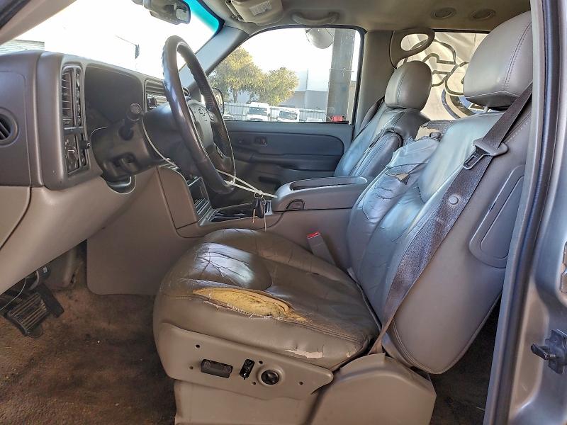 Photo 7 from auction – 2003 CHEVROLET SUBURBAN K with VIN 3GNFK16T73G176904