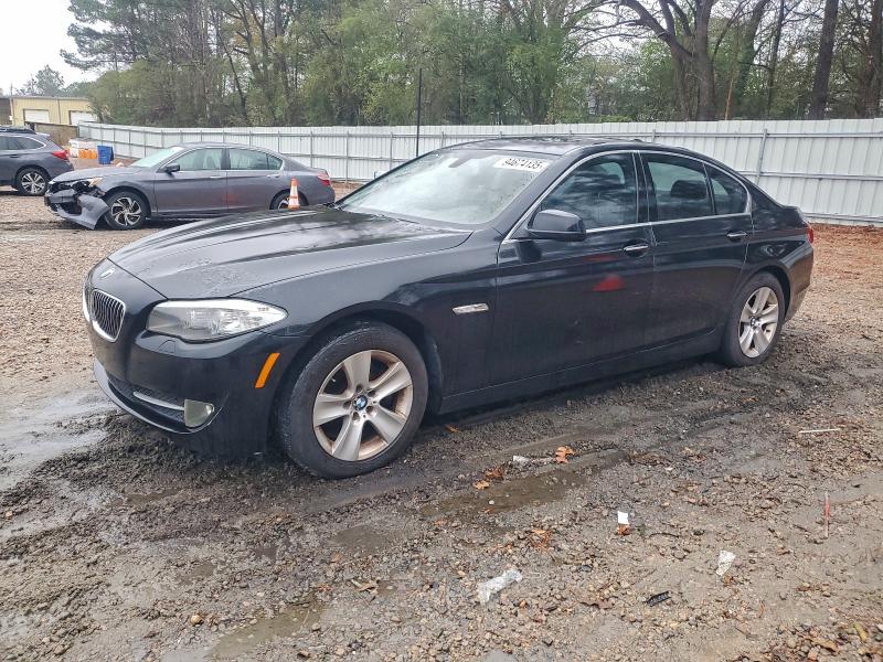 BMW 528 XI 2013 with VIN WBAXH5C50DDW12108 - Photo from auction
