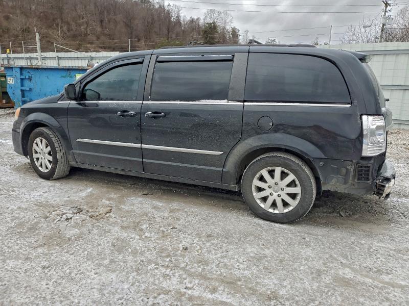 Photo 2 from auction – 2014 CHRYSLER TOWN & COU with VIN 2C4RC1BG8ER273022
